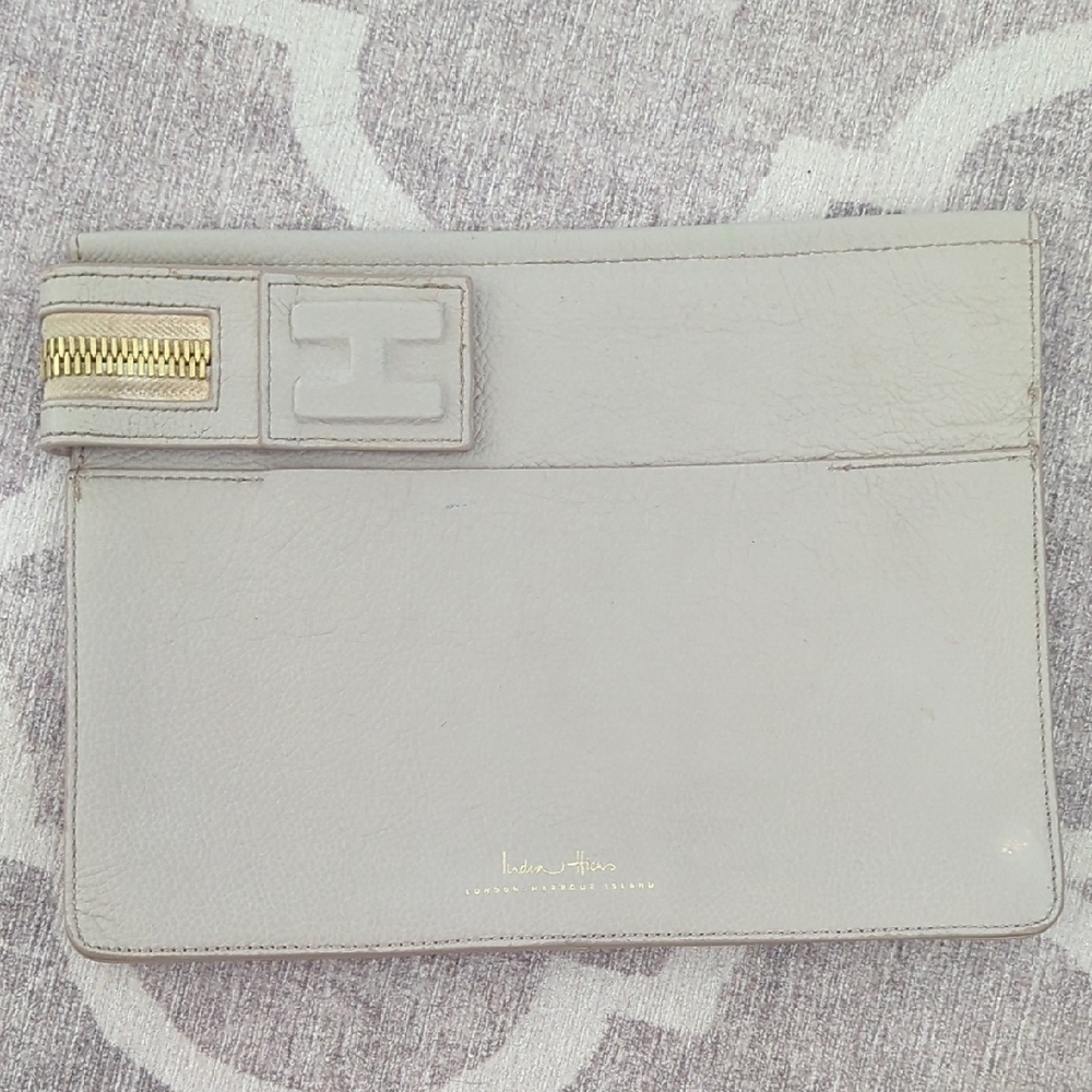 India Hicks Light Gray Leather Clutch Big Zipper - Picture 1 of 9